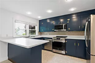 3 Ruth St, Middletown, RI 02842 - Photo 8