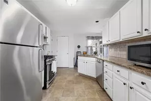 35 Gianna Dr, Cranston, RI 02921 - Photo 14