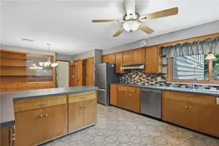 183 Lawn St, Providence, RI 02908 - Photo 16