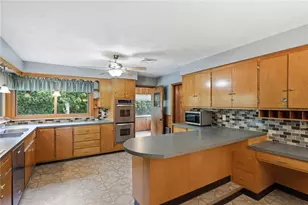 183 Lawn St, Providence, RI 02908 - Photo 20