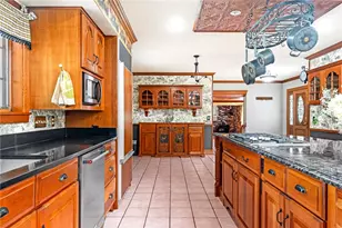 74 Oakwoods Dr, South Kingstown, RI 02879 - Photo 28