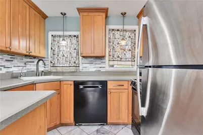 203 Farmington Avenue, Cranston, RI 02920 - Photo 10