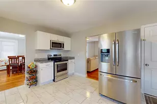 127 3rd Ave, Woonsocket, RI 02895 - Photo 8