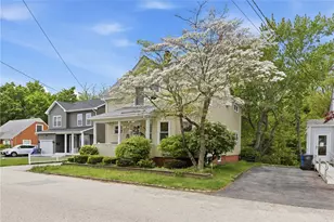 27 Hemlock Ave, Cranston, RI 02910 - Photo 2