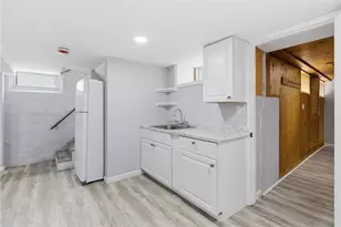 27 Hemlock Ave, Cranston, RI 02910 - Photo 24