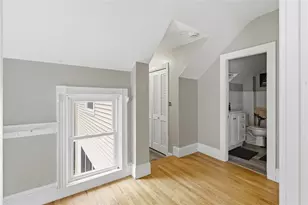 27 Hemlock Ave, Cranston, RI 02910 - Photo 16