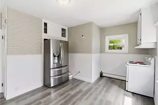 27 Hemlock Ave, Cranston, RI 02910 - Photo 12