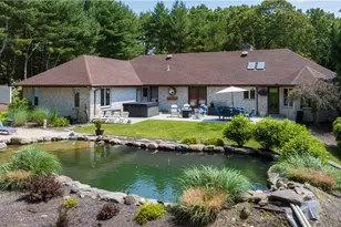 140 White Birch Cir, Scituate, RI 02831 - Photo 2
