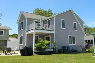 37 Hull St, South Kingstown, RI 02879 - Photo 2