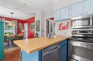 69 Roger Williams Ave, East Providence, RI 02916 - Photo 12