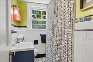 69 Roger Williams Ave, East Providence, RI 02916 - Photo 28