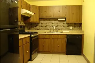 752 Quaker Ln, Warwick, RI 02818 - Photo 10