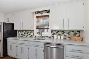 96 Meridian St, Providence, RI 02908 - Photo 6