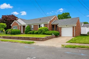 51 Beverly Ann Dr, North Providence, RI 02911 - Photo 2