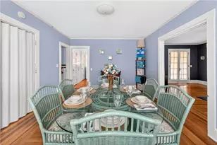 136 Armington St, Cranston, RI 02910 - Photo 8