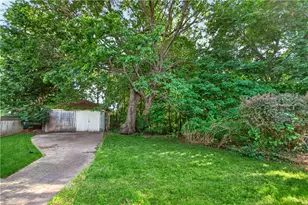136 Armington St, Cranston, RI 02910 - Photo 28