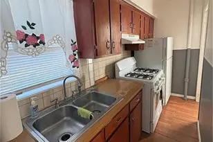 46 Humboldt Ave, Pawtucket, RI 02860 - Photo 1