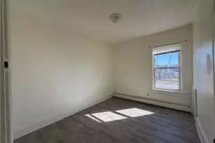 57 Garden St, Pawtucket, RI 02860 - Photo 12