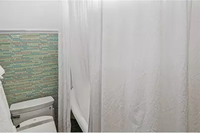 28 W Narragansett Avenue, Newport, RI 02840 - Photo 18