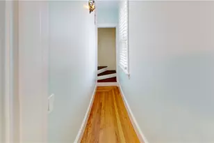 28 W Narragansett Ave, Newport, RI 02840 - Photo 22