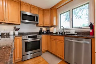 10 Cross Rd, Narragansett, RI 02882 - Photo 6