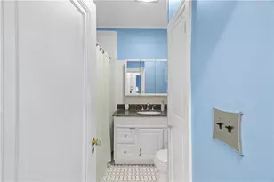 290 W Forest Ave, Pawtucket, RI 02860 - Photo 28