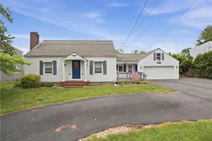 24 Seymour St, Warren, RI 02885 - Photo 2