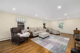 30 Abigail St, Warwick, RI 02886 - Photo 4