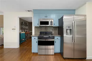 30 Abigail St, Warwick, RI 02886 - Photo 8