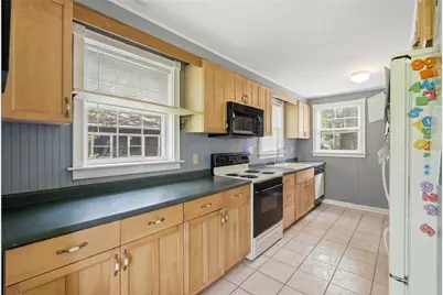 25 Pineland Street, North Kingstown, RI 02852 - Photo 20