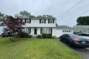 40 Pettis Dr, Warwick, RI 02889 - Photo 2