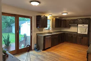 40 Pettis Dr, Warwick, RI 02889 - Photo 8