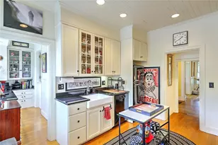 26 Diman Pl, Providence, RI 02906 - Photo 10