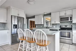 84 E Shore Rd, Narragansett, RI 02882 - Photo 8