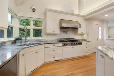 30 Angell Court, Warwick, RI 02889 - Photo 10