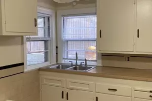 285 Knollwood Ave Ave, Cranston, RI 02910 - Photo 8