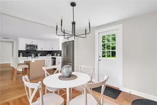 142 Yucatan Dr, Warwick, RI 02889 - Photo 8