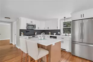 142 Yucatan Dr, Warwick, RI 02889 - Photo 2
