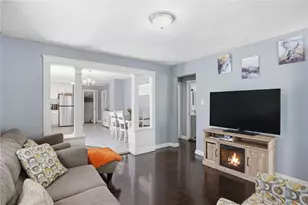 132 Roger Williams Ave, Providence, RI 02907 - Photo 18