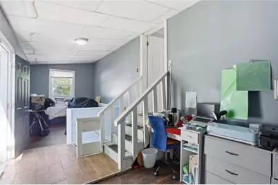 132 Roger Williams Avenue, Providence, RI 02907 - Photo 30