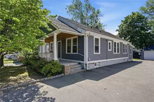 132 Roger Williams Ave, Providence, RI 02907 - Photo 2