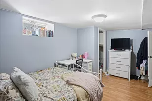 132 Roger Williams Ave, Providence, RI 02907 - Photo 20