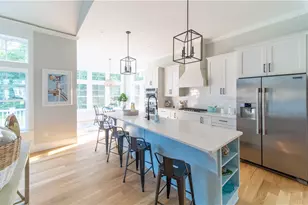 01 Paula Ln, Cranston, RI 02921 - Photo 4