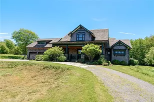 65 Blueberry Ln, Jamestown, RI 02835 - Photo 2