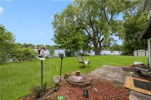 432 Lake Shore Dr, Warwick, RI 02889 - Photo 14