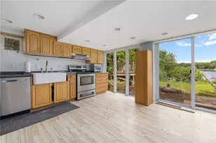 432 Lake Shore Dr, Warwick, RI 02889 - Photo 2