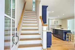 1 Cheshire Dr, Barrington, RI 02806 - Photo 4