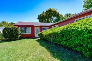 15 Ludlow Rd, Middletown, RI 02842 - Photo 2