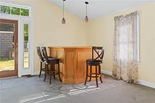 245 Hughes Ave, Pawtucket, RI 02861 - Photo 18
