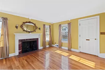 245 Hughes Avenue, Pawtucket, RI 02861 - Photo 6